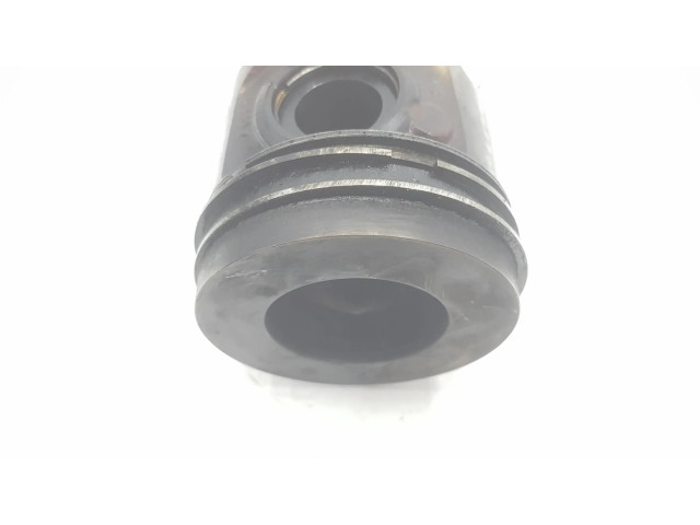 Píst 8506105 BMW X5 F15 pro naftový motor 3.0