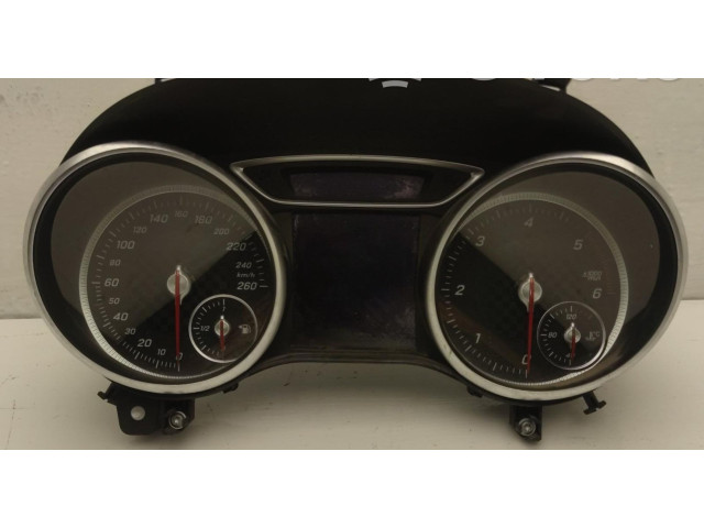 Панель приборов    Mercedes-Benz A W176       