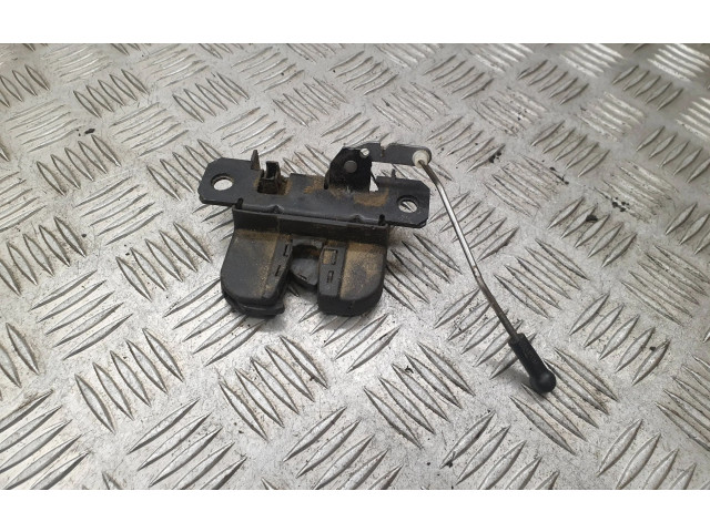 Zámek zadních dveří 2K0827505E Volkswagen Caddy 2006