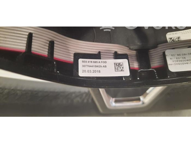 Руль Skoda Fabia Mk3 (NJ) 2015 - 2021 года 5E0419685A