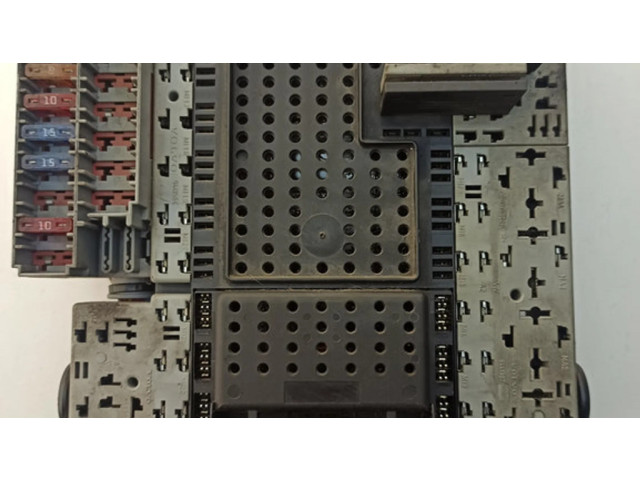 Блок предохранителей 8651547 Volvo XC70