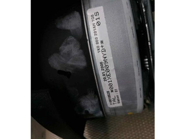 Подушка безопасности водителя 1K0880201AH, 1K0880201AH Volkswagen Caddy