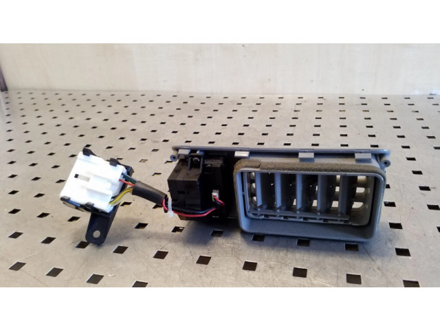 Задняя воздушная решётка