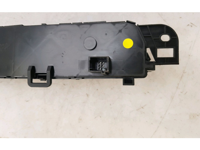 Блок управления климат-контролем 98340416ZD, E0-4683H   Peugeot Partner III