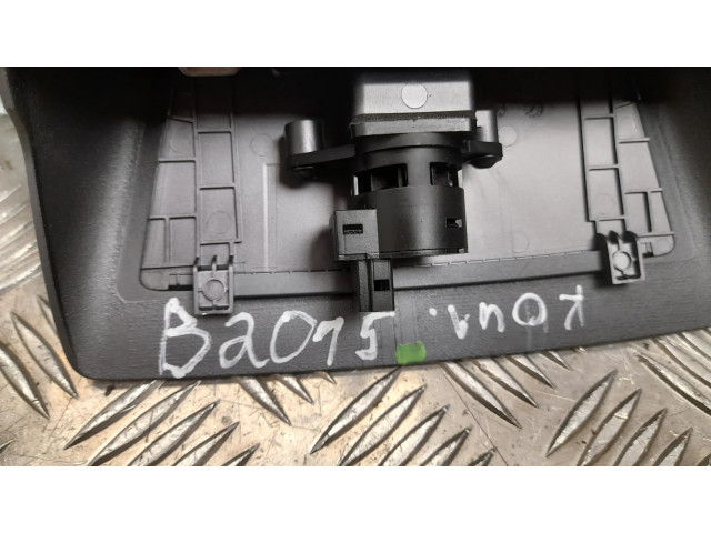 Дисплей 151677900C Tesla Model Y