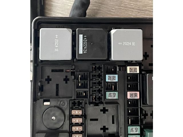 Блок предохранителей 31473880 Volvo XC40