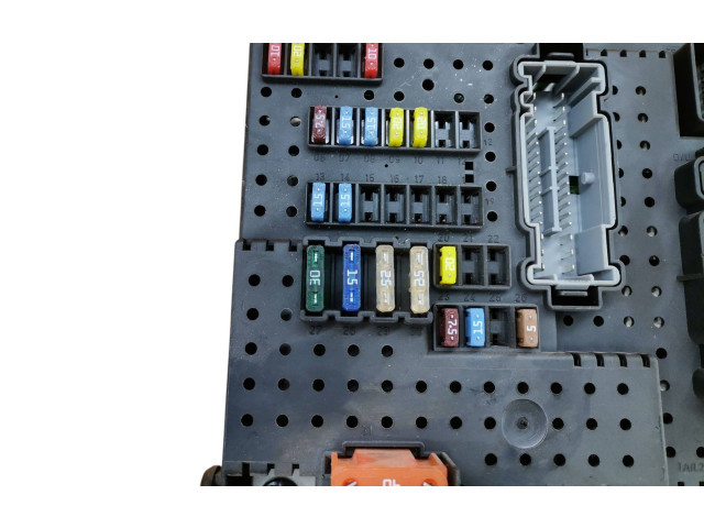 Блок предохранителей 30728512, 28017881   Volvo XC90    