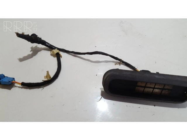 Передний датчик открытия / закрытия двери (крыло)