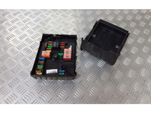 Блок предохранителей     Skoda Octavia Mk2 (1Z)    