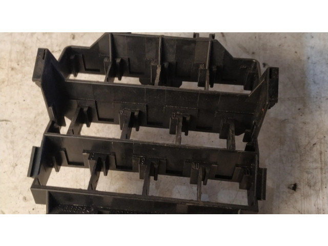 Другая деталь салона