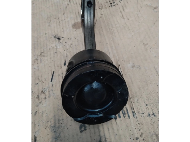  Поршень с шатуном -   Mitsubishi ASX  