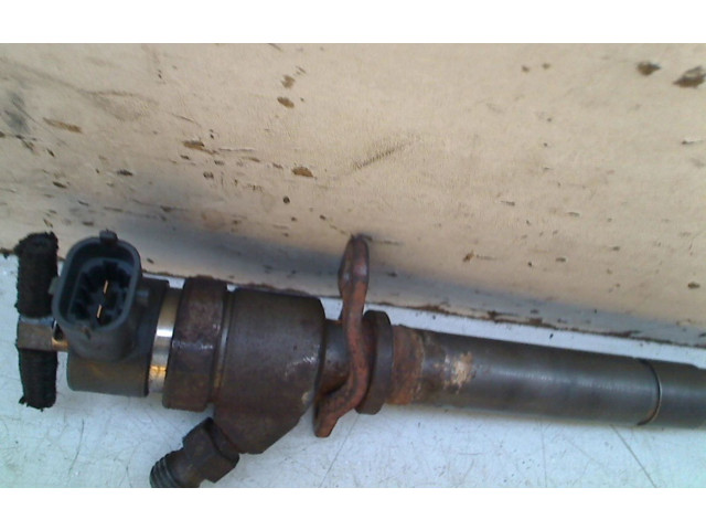 Форсунка 8658352, 8658352    Volvo V70  D5244T 