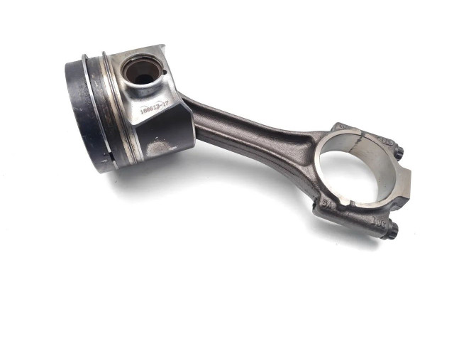 Поршень с шатуном CLHA CLHA Skoda Octavia Mk3 (5E)