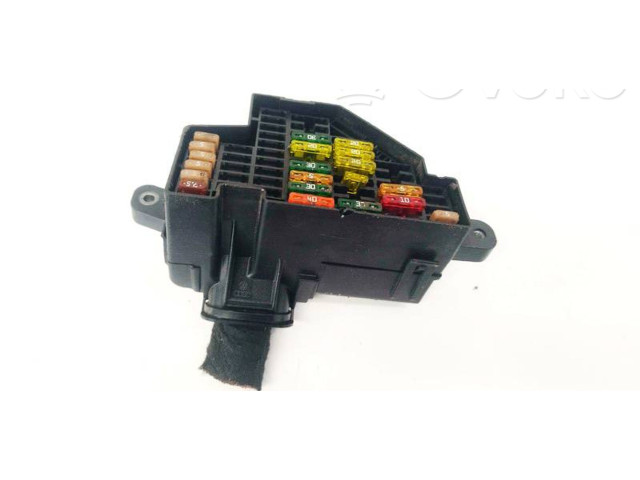 Блок предохранителей Skoda Superb B6 (3T)