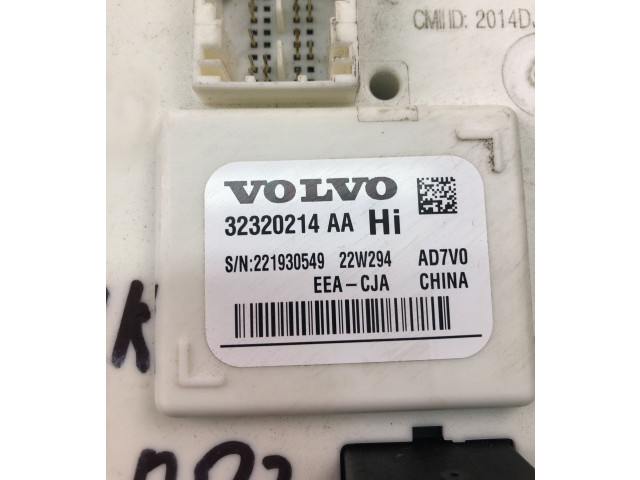 Блок предохранителей 32320214AA, UK903 Volvo XC40