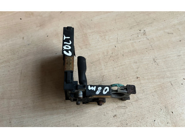 Блок предохранителей Mitsubishi Colt