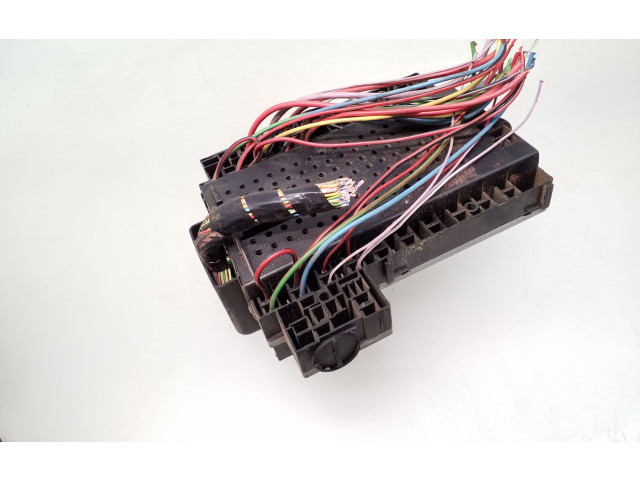 Блок предохранителей 8633872, 9441161 Volvo S60