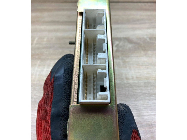 Блок управления двигателем Блок управления MD752708, G1T11973E Mitsubishi Space Wagon