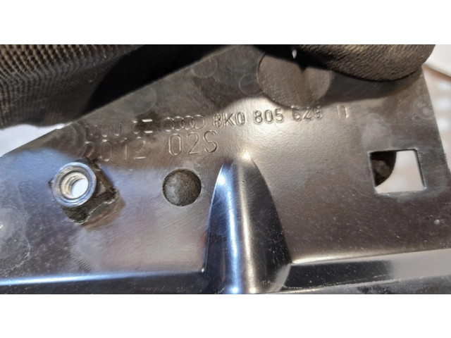 Другая деталь отсека двигателя