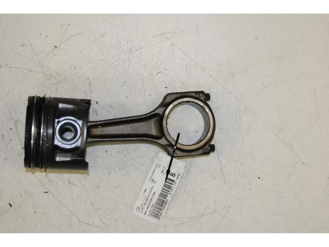 Поршень с шатуном Dodge Nitro для дизельного двигателя 2.8