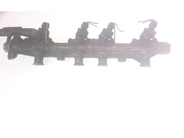 Vstřikovací lišta 857013 Renault Laguna I pro benzínový motor 2.0