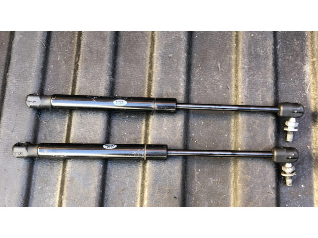 Амортизатор капота двигателя