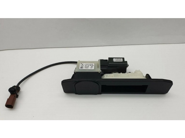 Выключатель открытия задней двери