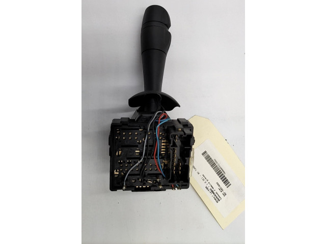 Ручка стеклоочистителей 8201168013 Renault Clio IV