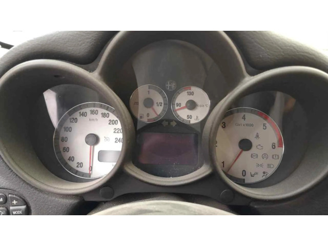 Přístrojová deska Alfa Romeo GT 156050197