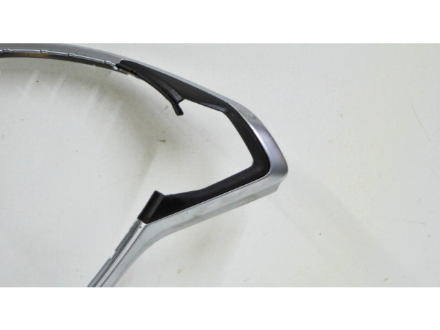 Отделка вокруг крышки топливного бака