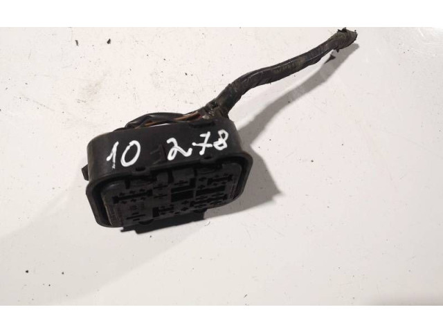 Блок предохранителей  1k0937701a, 1K0937701A   Audi A3 S3 8P    