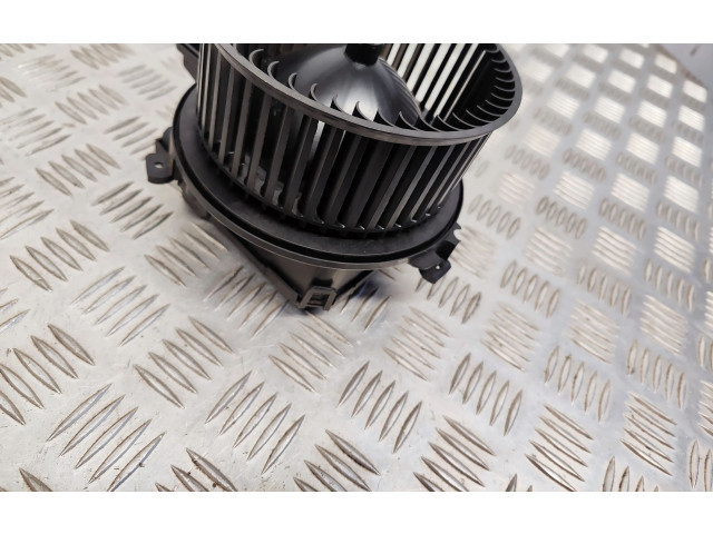 Вентилятор печки 4M1820021B Audi Q5 SQ5