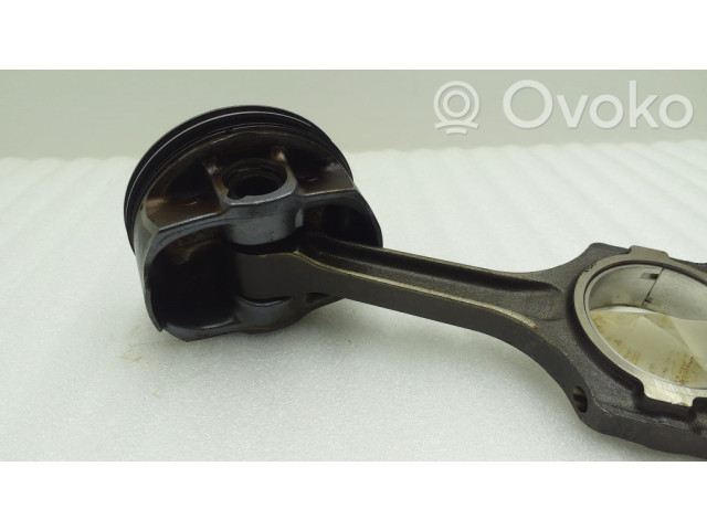 Píst BR3ECA0033BB Ford Mustang V pro benzínový motor 5.0