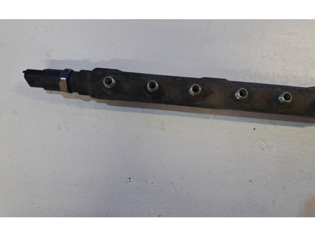 Топливная рампа 8658252 Volvo S60 для двигателя D 5244 T