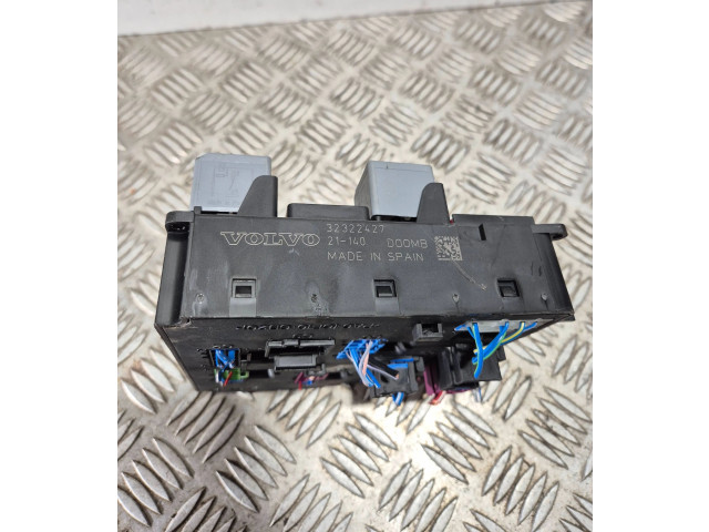 Блок предохранителей 32322427 Volvo S60