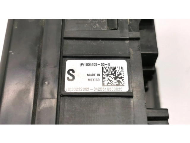 Pojistková skříňka 1034405-00-E Tela Model S 2016