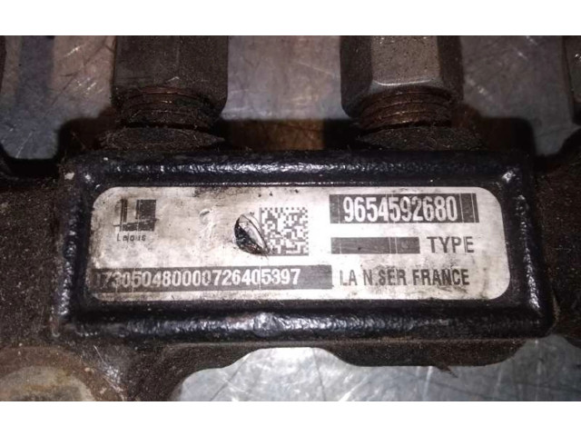 Топливная рампа 9654592680 Citroen Xsara Picasso