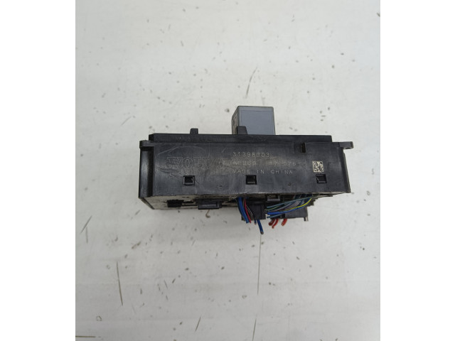 Блок предохранителей 31398003   Volvo XC90    