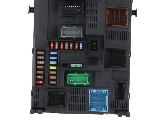 Блок предохранителей 1611785780 Peugeot 2008 I