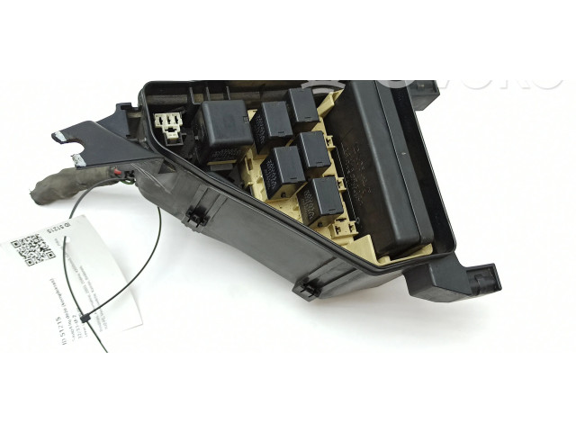 Блок предохранителей  3280YA1, 8921950020   Lexus LS 430    