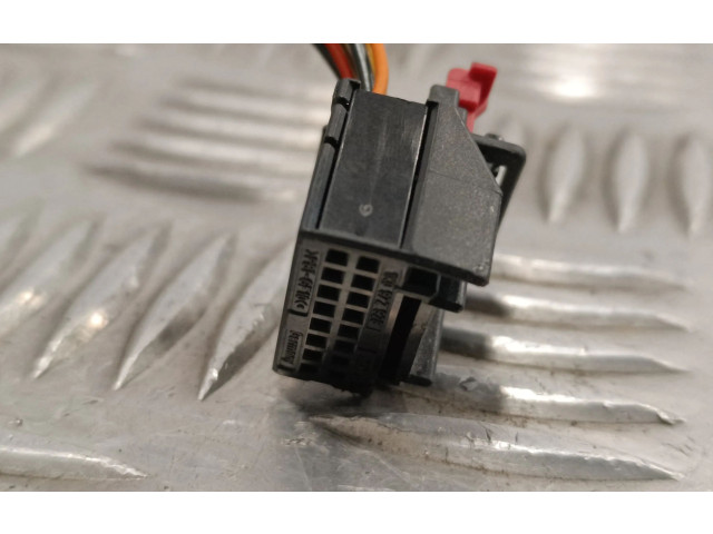 Зеркало электрическое Skoda Yeti (5L) 2009 - 2017 года