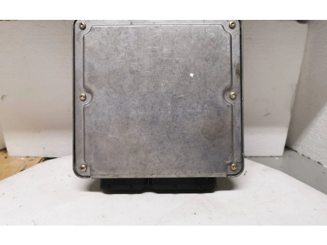 Řídící jednotka 038906019A, 28SA3977   Audi A4 S4 B5 8D 1998