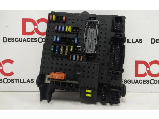Блок предохранителей 30728512, 30728273   Volvo XC90    