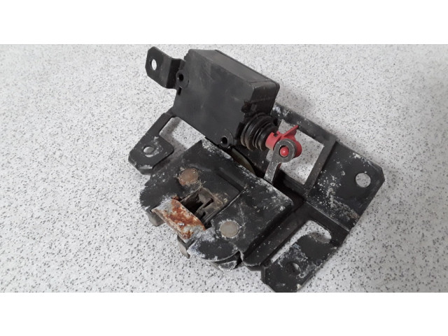 Zámek zadních dveří 51247026192 BMW 3 E46 2004