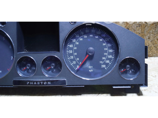 Панель приборов 3D0920981B Volkswagen Phaeton