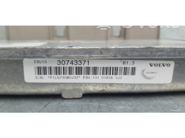 Блок управления двигателем Блок управления 30743371 Volvo V50