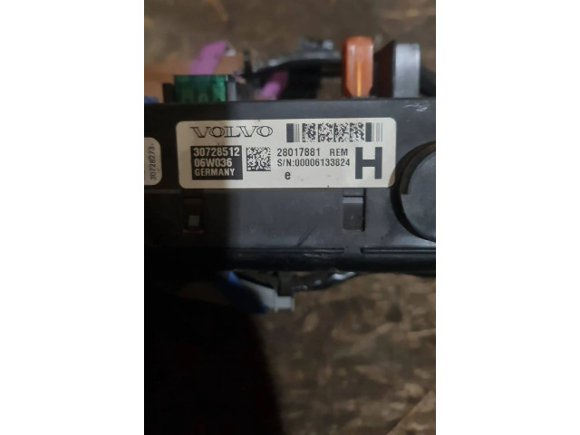 Блок предохранителей 30728512   Volvo XC90    