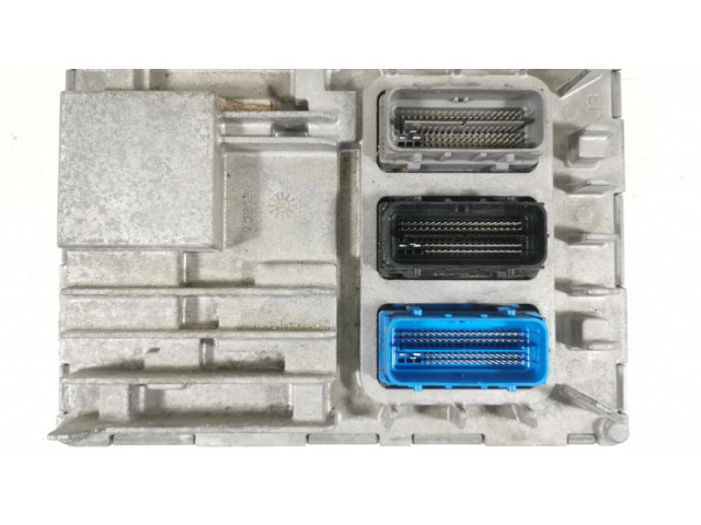 Блок управления двигателя 12686058 Chevrolet Camaro