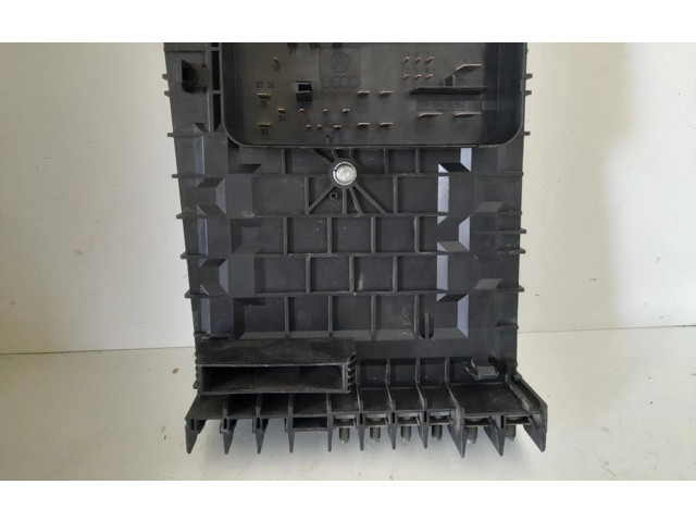 Блок предохранителей 1K0937125D Audi A3 S3 8L