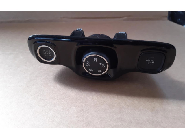 Блок предохранителей 96784282ZD Citroen C3 Aircross